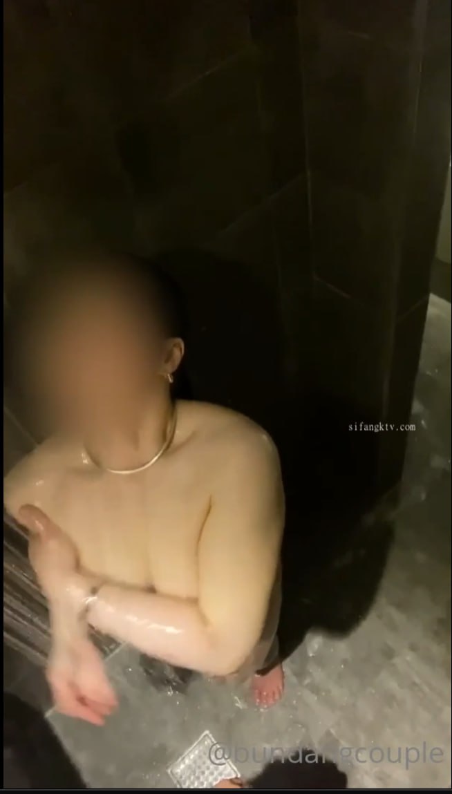 LO气质白领终于把房地产销售小骚货搞到手了，这身材这骚鲍鱼不多操几次都对不起自己 顶级气质尤物